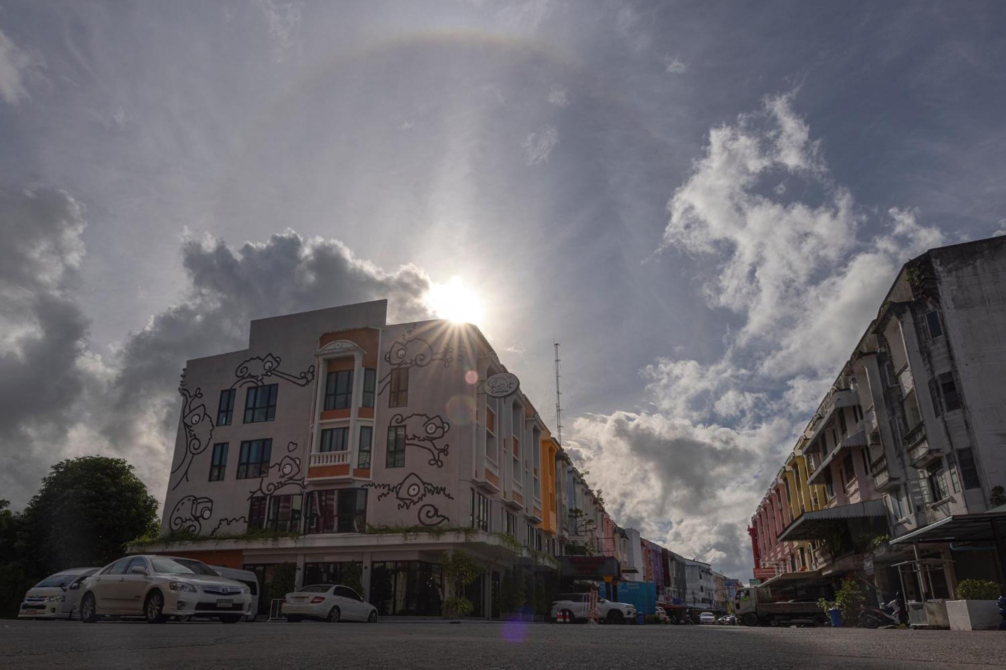 Chamemon Bed Phuket Town Hotel Buitenkant foto